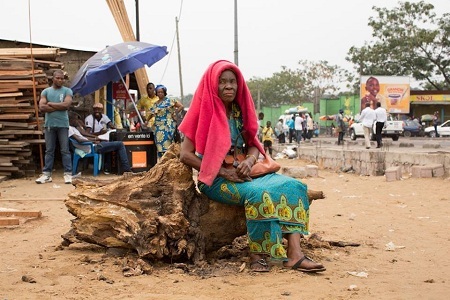 “Cậu hỏi tôi quá nhiều câu hỏi rồi đấy”. (Ảnh chụp tại thành phố Nairobi, Kenya).