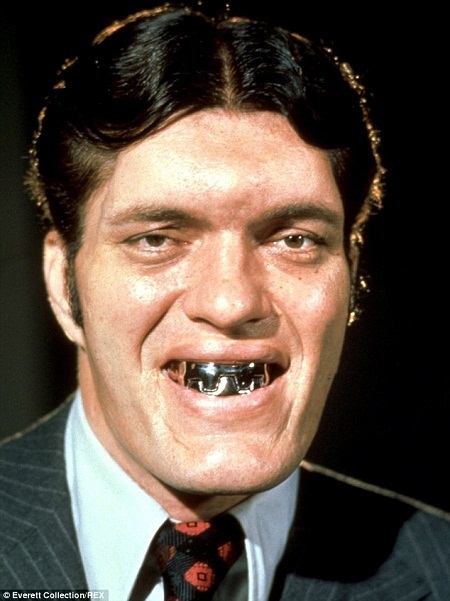 Nam diễn viên nổi tiếng phim James Bond qua đời - 9 Richard Kiel - một trong những diễn viên đóng vai nhân vật phản diện nổi tiếng nhất.