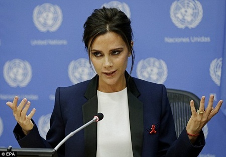 Hình ảnh đẹp về Victoria Beckham trong các hoạt động thiện nguyện - 3 Hình ảnh đẹp về Victoria Beckham trong các hoạt động thiện nguyện