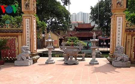 Đã "bứng" hết sư tử đá kiểu Trung Quốc ở các di tích bị thanh tra - 3 Sư tử đá đình Mộ Lao đã được di dời