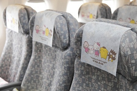 Hello Kitty bay lên không trung đúng dịp sinh nhật 40 tuổi - 6 Từng chi tiết nhỏ trên chuyến bay đều được quan tâm.