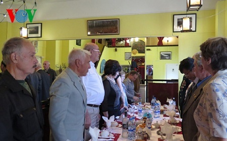 Tình cảm các cựu binh Xô viết Saint Peterburg với Việt Nam - 4 Hai vợ chồng Đại tá Poveli chia sẻ cảm xúc tuyệt vời sau chuyến thăm Việt Nam