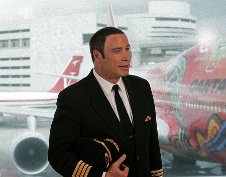Nhà của nam diễn viên John Travolta là… một sân bay - 12 Nam diễn viên John Travolta còn là Đại sứ Thiện chí Toàn cầu cho hãng bay Quantas Airlines của Úc.