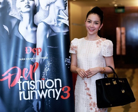 Diễn viên múa Linh Nga xuất hiện tại buổi họp báo