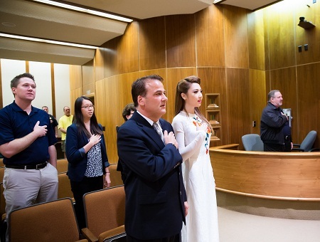 Người đẹp gốc Việt Jennifer Chung được vinh danh trên đất Mỹ - 5 Tin: