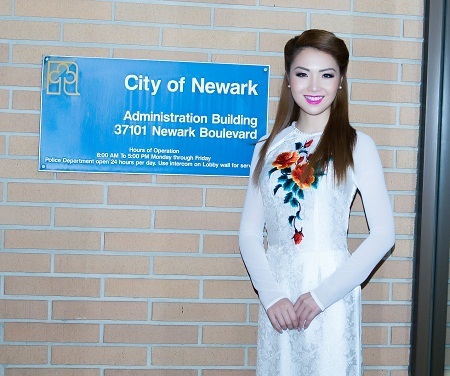 Người đẹp gốc Việt Jennifer Chung được vinh danh trên đất Mỹ - 9 Tin: