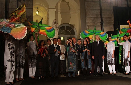 Hình ảnh cập nhật: Hội đồng thời trang Ý - Việt ra mắt tại Rome