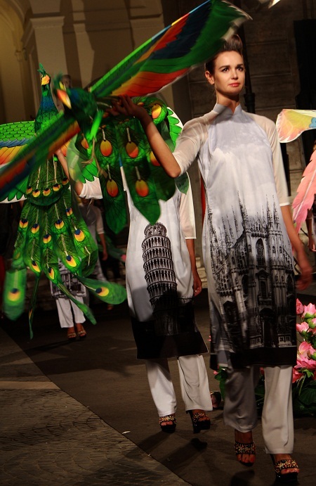 Hình ảnh cập nhật: Hội đồng thời trang Ý - Việt ra mắt tại Rome