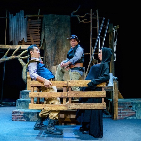 “Vòng phấn Kavkaz” - Phong cách “kịch Tây” trên “sân khấu ta”