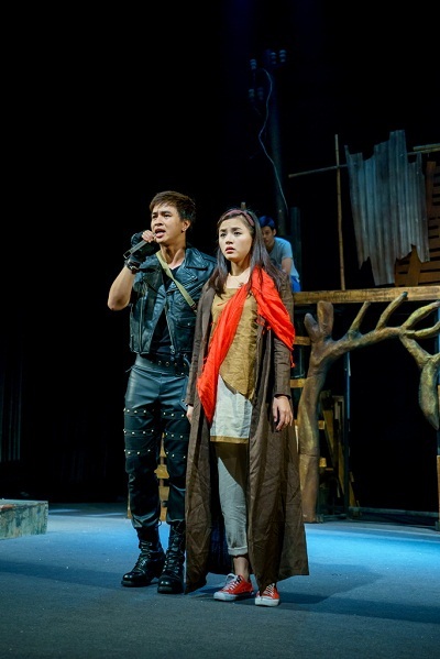 “Vòng phấn Kavkaz” - Phong cách “kịch Tây” trên “sân khấu ta”