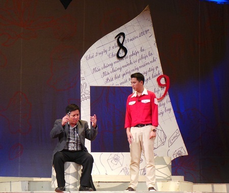 Nghệ sĩ Chí Trung tham gia đạo diễn và diễn xuất trong vở “Mùa hạ cuối cùng” của Lưu Quang Vũ.