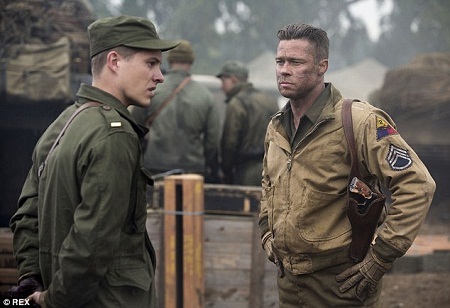 Brad Pitt (phải) và Logan Lerman (trái) trong “Fury”.