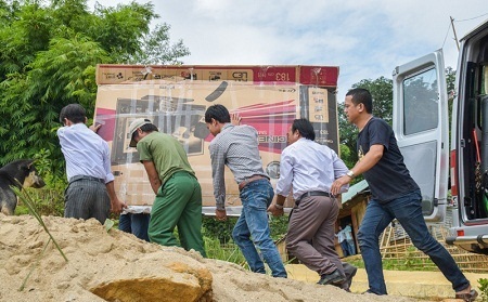 “Rạp Phim Yêu Thương” và hành trình nắng gió - 5 Những ngày biển động, sóng to cũng không ngăn cản được kế hoạch