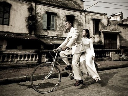 Ầm ĩ quanh bức ảnh được bịa thêm 40 năm tuổi