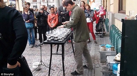 Thưởng thức tài năng tuyệt vời của nghệ sĩ đường phố người Séc