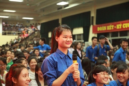 Minh Vương M4U tiết lộ bí kíp thành công cùng sinh viên Hà Nội - 4 Sinh Viên hào hứng đặt câu hỏi cho ba diễn giả
