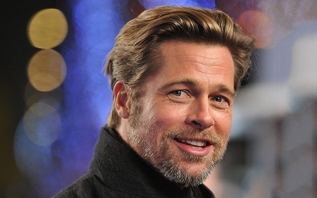 Tài tử Brad Pitt từng làm “gà nhồi bông” và lái xe thuê cho các vũ công: