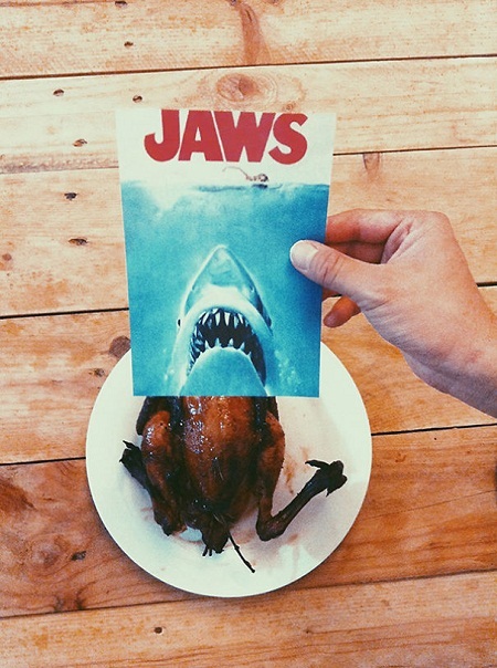 Biến tấu hài hước với poster phim - 14 Jaws (Hàm cá mập - 1975)