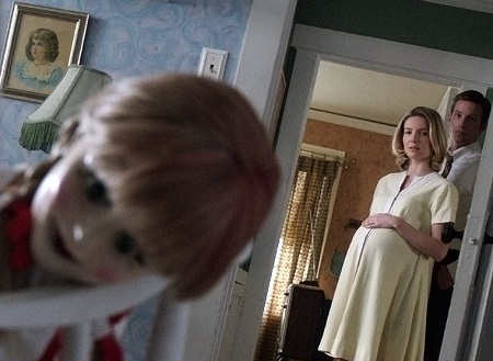 “Annabelle” - Phim ma búp bê ám ảnh nhất mọi thời đại - 3 Annabelle tiếp tục reo rắc nỗi sợ hãi trong tâm trí người xem.