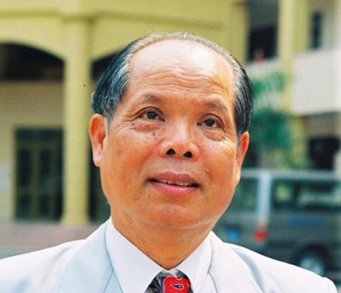 PGS.TS đề xuất “Tiếq Việt”: “Nếu tự dưng nhìn chữ cải tiến, tôi cũng thấy ngớ ngẩn!” - 1 PGS.TS Bùi Hiền.
