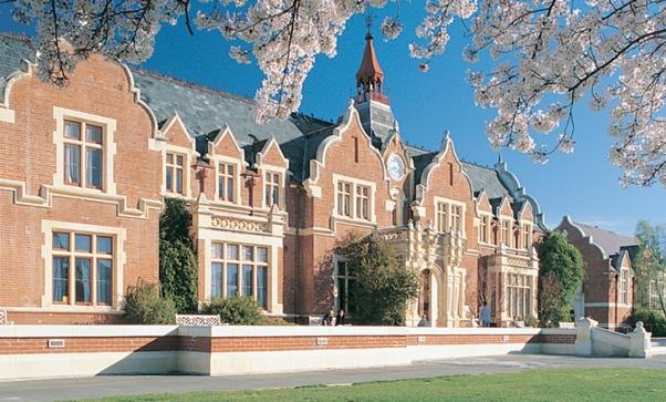 Những ngôi trường làm nên thương hiệu cho thành phố du học Christchurch - 2 Khuôn viên trường Đại học Lincoln tiện nghi với lối kiến trúc mở.