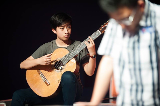 10 học sinh Việt giành học bổng “khủng” vào ĐH Mỹ nửa đầu năm 2018 (P2) - 4 Ngô Hoàng Long là một trong số những học sinh Việt hiếm hoi nhận được học bổng nghệ thuật danh giá của các đại học Mỹ mùa tuyển sinh năm nay.