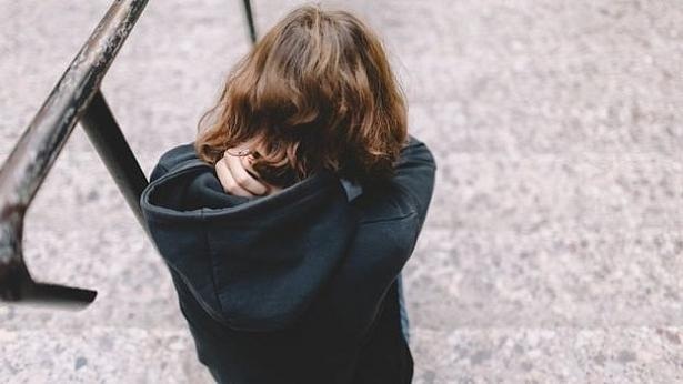 Tự ti về ngoại hình khiến hàng nghìn thiếu nữ Anh có hành vi ngược đãi bản thân - 1 Rất nhiều trẻ em và thanh thiếu niên tại Anh từng có hành vi tự ngược đãi bản thân.