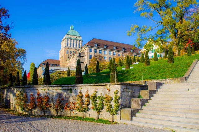 Top 5 đại học đào tạo Khoa học máy tính tốt nhất thế giới 2019 - 3 Khuôn viên viện ETH Zurich.
