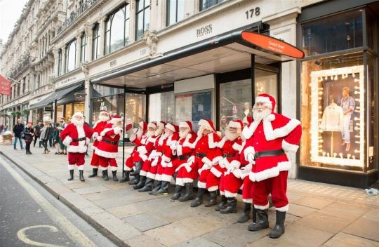 Ngôi trường đào tạo… ông già Noel tại Anh - Ảnh 6. Ngôi trường đào tạo… ông già Noel tại Anh - Ảnh 6.