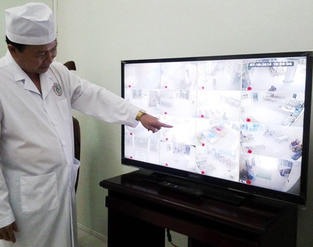“Đưa y đức cán bộ, nhân viên y tế bệnh viện lên hàng đầu” - 4 BVĐK huyện Giá Rai triển khai cả máy thăm dò về sự hài lòng hay không hài lòng BV của người bệnh.