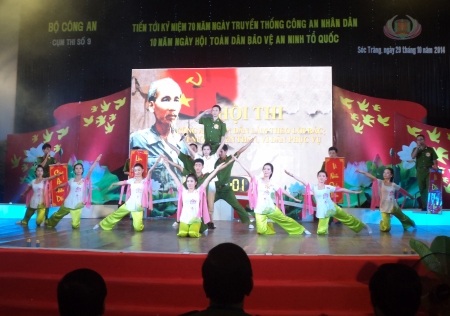 Hội thi Công an nhân dân làm theo lời Bác - 1 Một tiết mục biểu diễn tại hội thi.