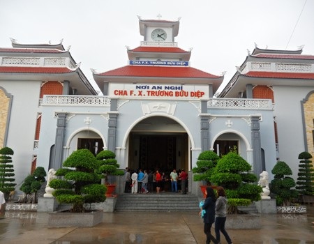 ...và nơi an nghỉ của Linh mục Trương Bửu Diệp.