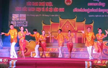 Các điệu múa Khmer đặc sắc.