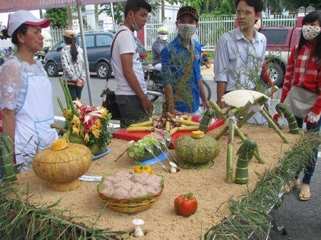 Các món ăn được trang trí rất đẹp mắt. (Ảnh: Huỳnh Hải)