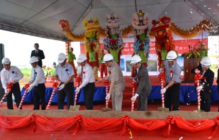 Khởi công xây bệnh viện 500 giường - 1 Đại biểu thực hiện nghi thức khởi công BVĐK Thanh Vũ Medic II. (Ảnh: CTTĐTBL)