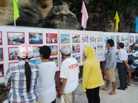Sôi nổi lễ hội Dinh Cậu- Phú Quốc - 1 Người dân đến xem hình ảnh, tư liệu về Dinh Cậu- Phú Quốc.