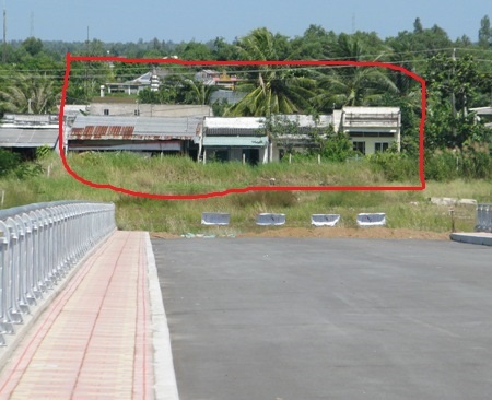 Cầu Giá Rai với vốn hơn 600 tỷ đã hoàn thành nhưng vẫn...chờ đường dẫn.