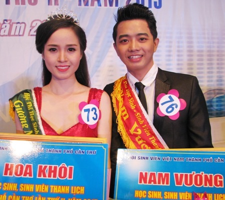 Vũ Thanh Tú và Phan Thanh Tùng giành ngôi vị Hoa khôi và Nam vương HSSV Cần Thơ năm 2015.