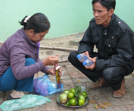 Đồ cúng Bà đơn giản từ hoa quả...