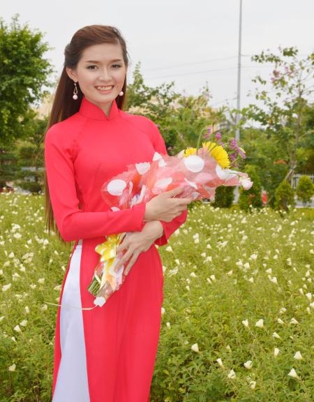 Nữ sinh miền Tây xinh đẹp gửi lời chúc ngày đầu năm - 3 Huỳnh Hồng Khai từng lọt vào chung kết Hoa hậu Việt Nam 2014.