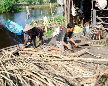 Để gia đình anh Huyện vượt qua khó khăn, rất mong sự sẻ chia của các tấm lòng hảo tâm.