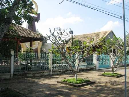 Phía trước Khu di tích. 