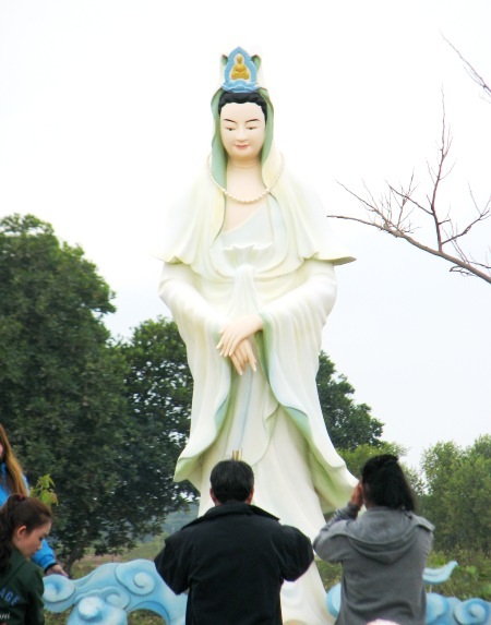 Nơi để khách thập phương cúng bái...