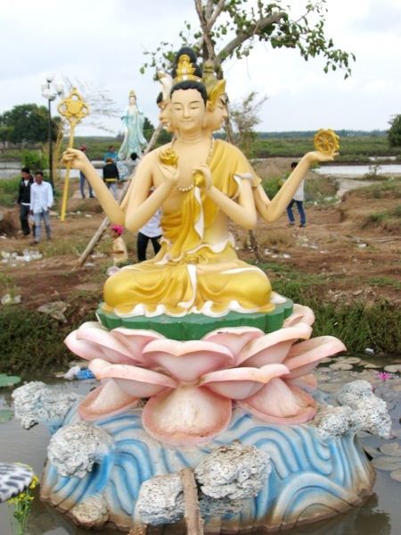 Mỗi tượng Bà mỗi vẻ đẹp.