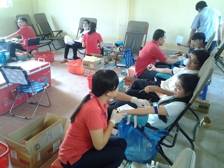 Thu gần 500 đơn vị máu nhân dịp lễ 30/4 - 1 Sinh viên Bạc Liêu hiến máu tình nguyện ngày 26/4.