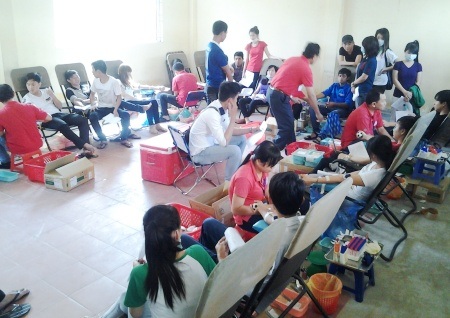 Nữ sinh Bạc Liêu xinh xắn hiến máu tình nguyện nhân lễ 30/4 - 1 Đông đảo sinh viên Bạc Liêu tham gia hiến máu dịp lễ 30/4.