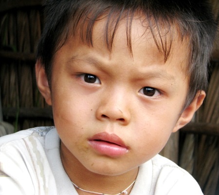 PV Dân trí thông tin về hoàn cảnh của gia đình anh Huyện - chị Lan đăng trên báo Dân trí.