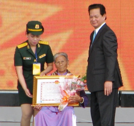 Thủ tướng yêu cầu chăm lo chu đáo người có công thời hậu chiến