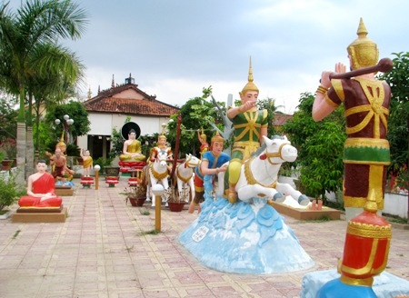 ...và những chú chim bồ câu tạo nên không gian thanh bình, gần gũi.