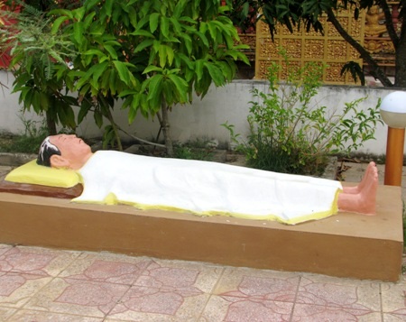 ...và những chú chim bồ câu tạo nên không gian thanh bình, gần gũi.